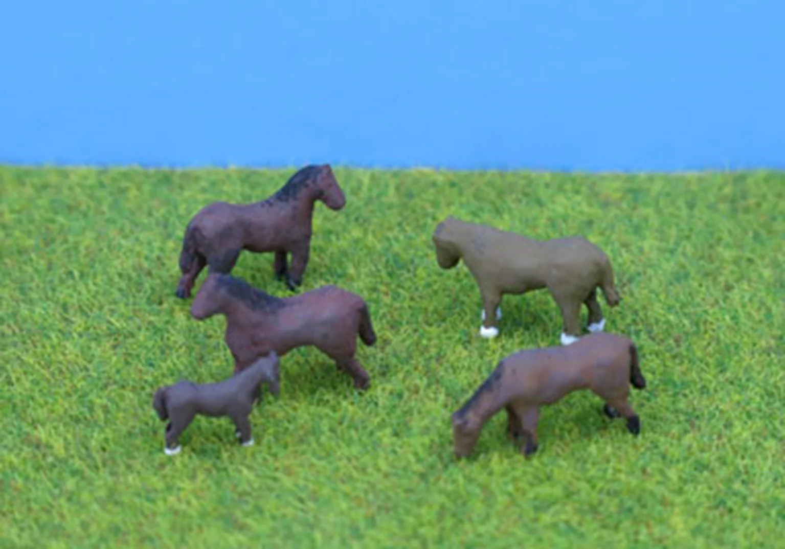 PDC50 N Gauge Horses - UNPAINTED