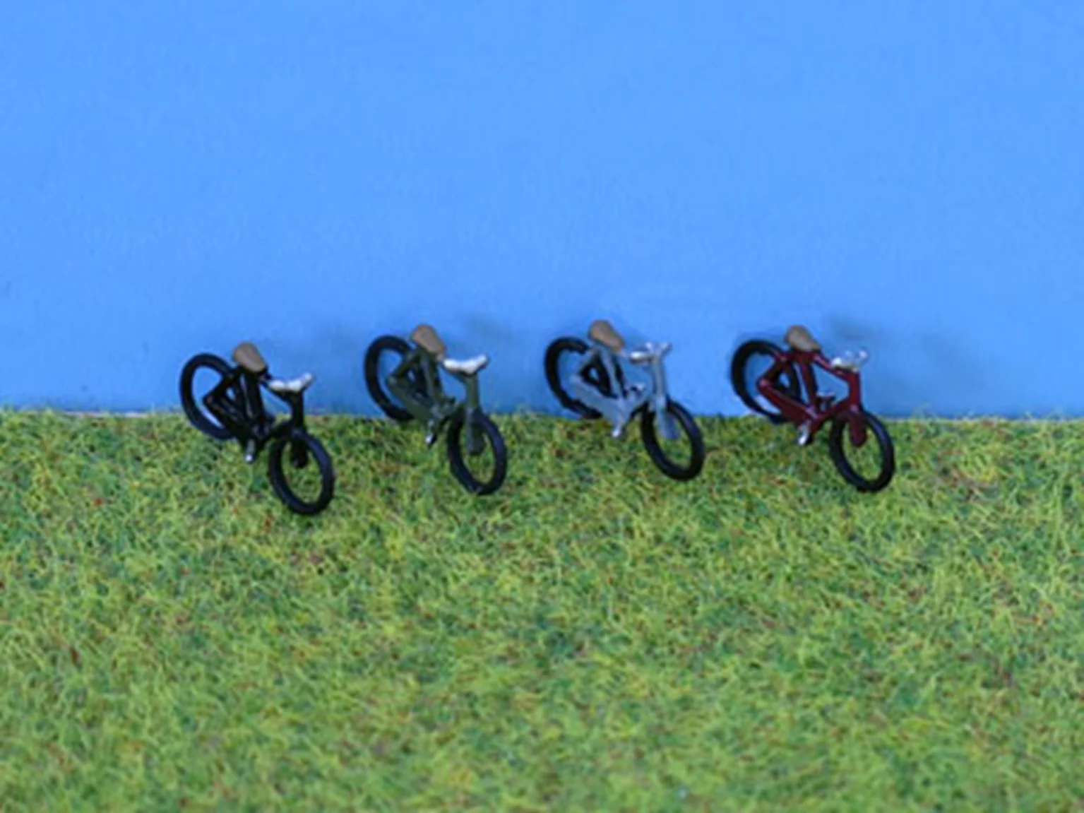 PDX52 N Gauge Painted Bikes