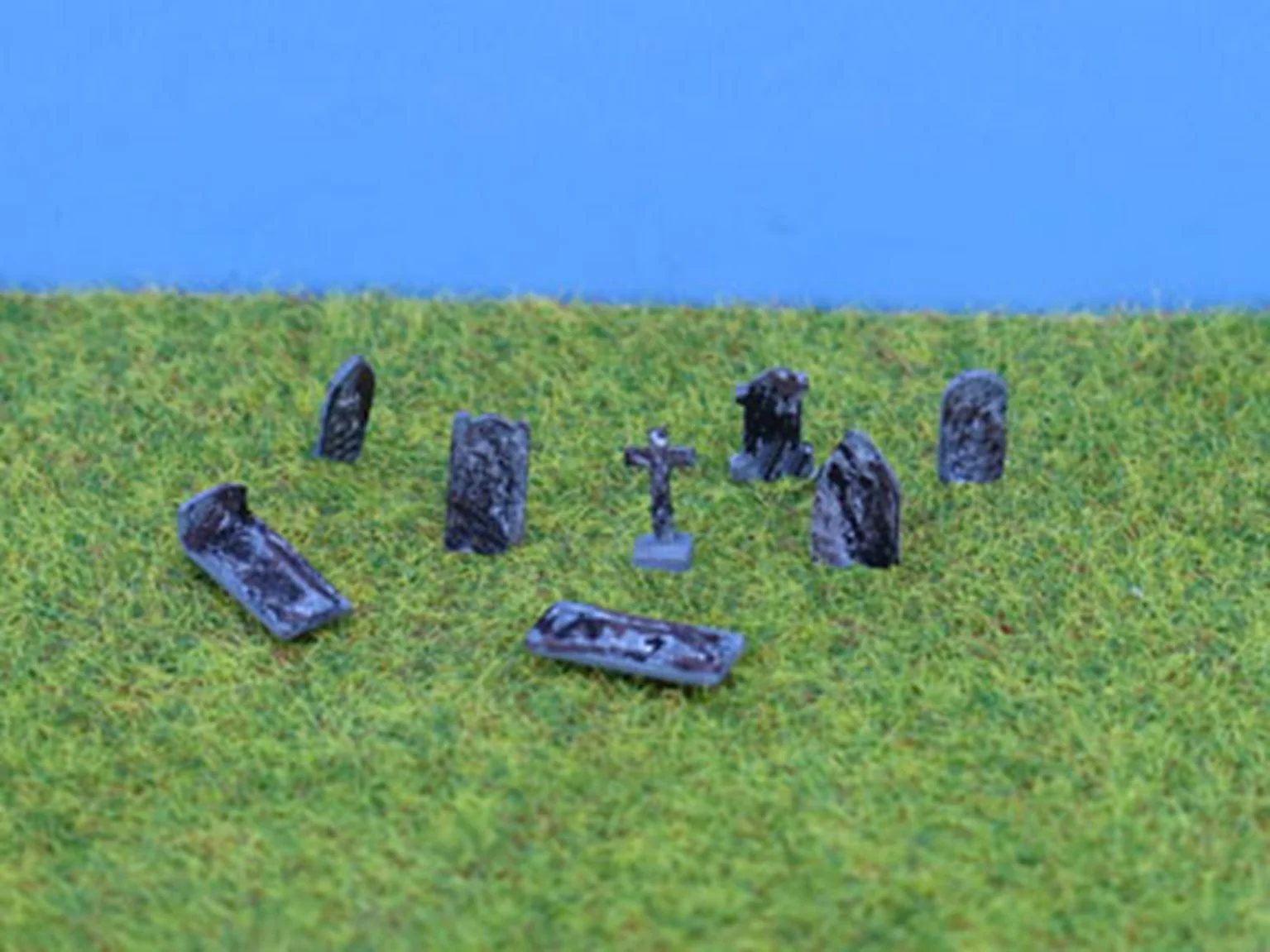 PDX56 N Gauge Painted Gravestones