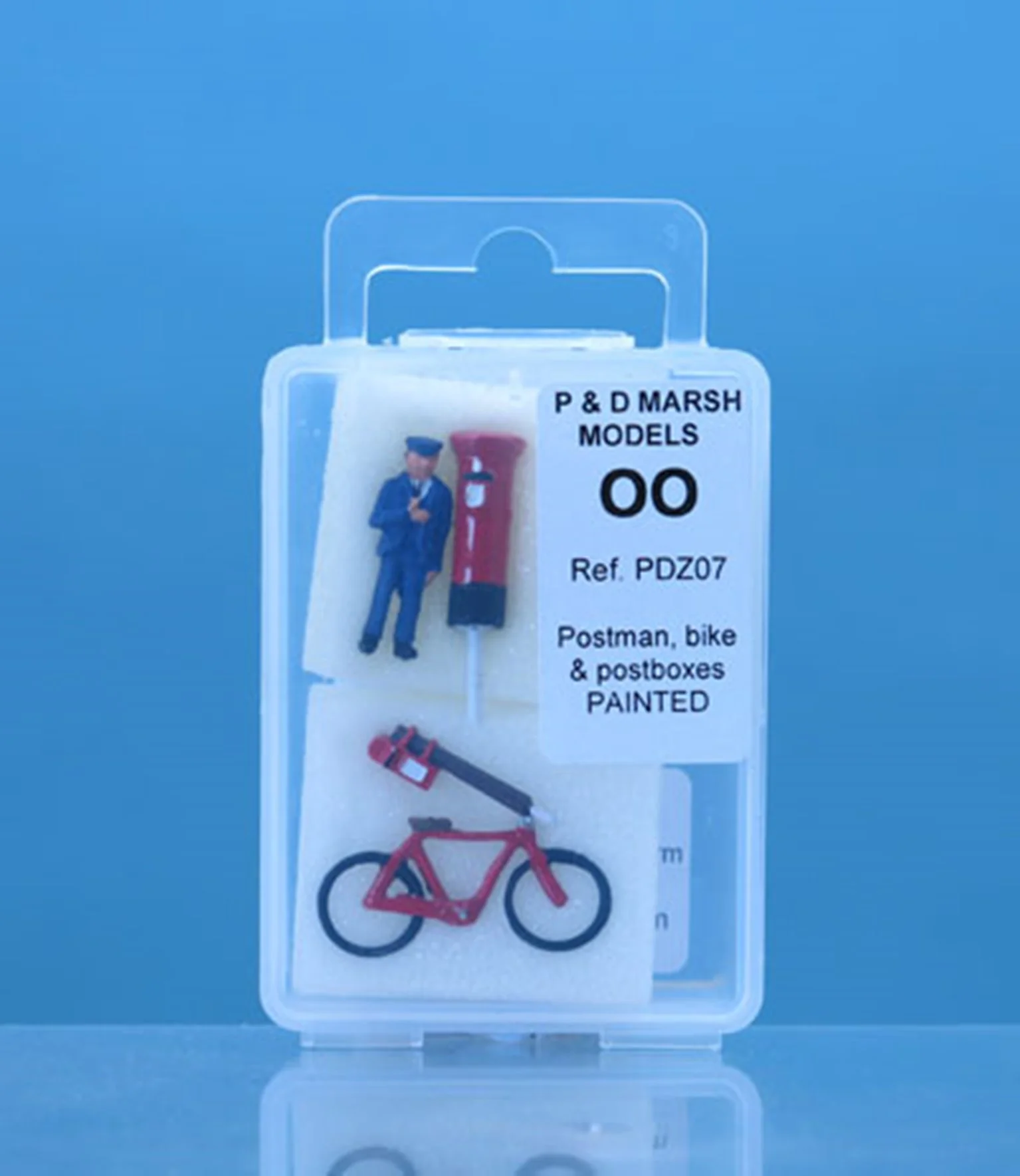 PDZ7 OO Gauge Painted Postman Bike & Postboxes - Image 2