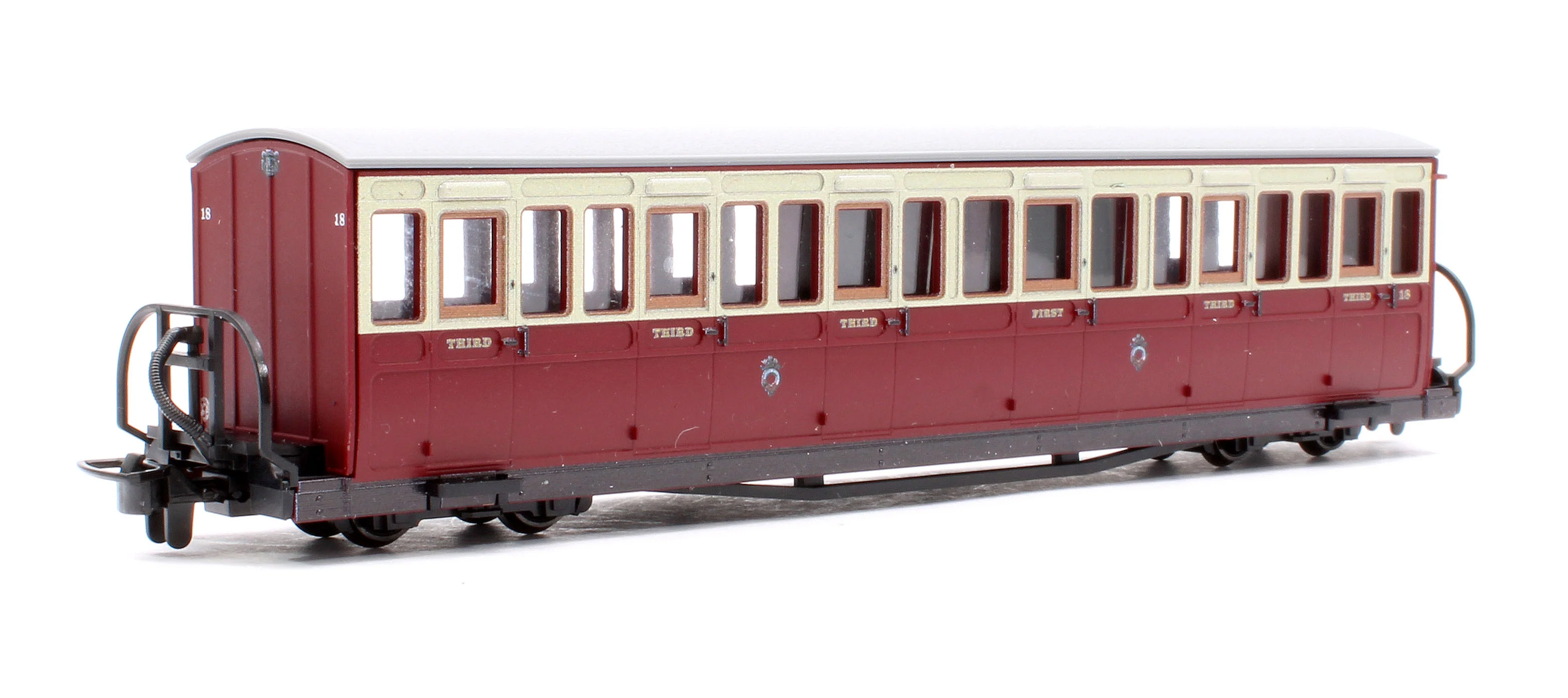 GR602B Ffestiniog Railway Short 'Bowsider' Bogie Coach, Red & Cream, No. 18