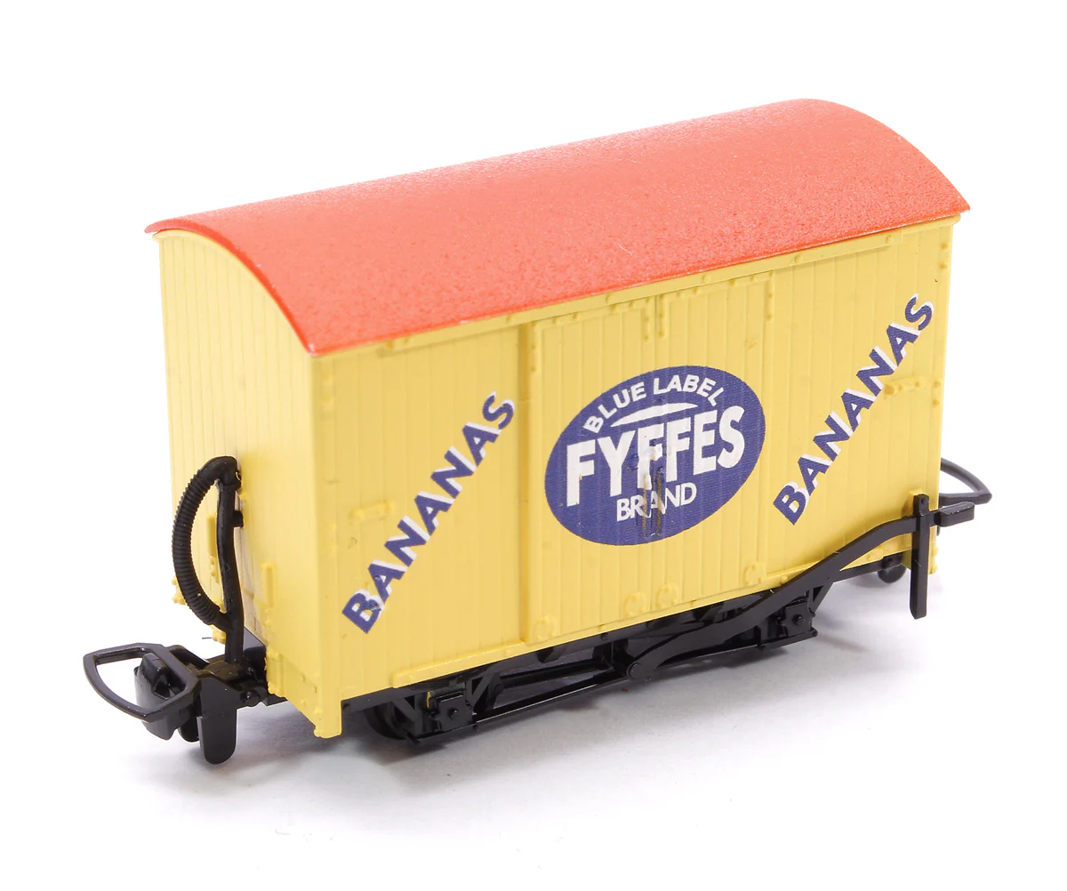 GR902 G.L.T. "Fyffe's Bananas" L&B Box Van - Image 4