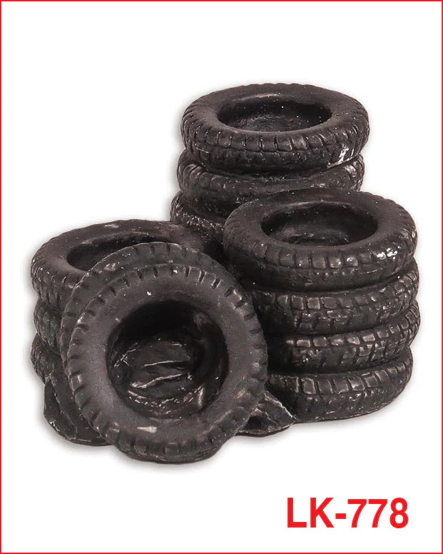 LK778 Pile of Tyres