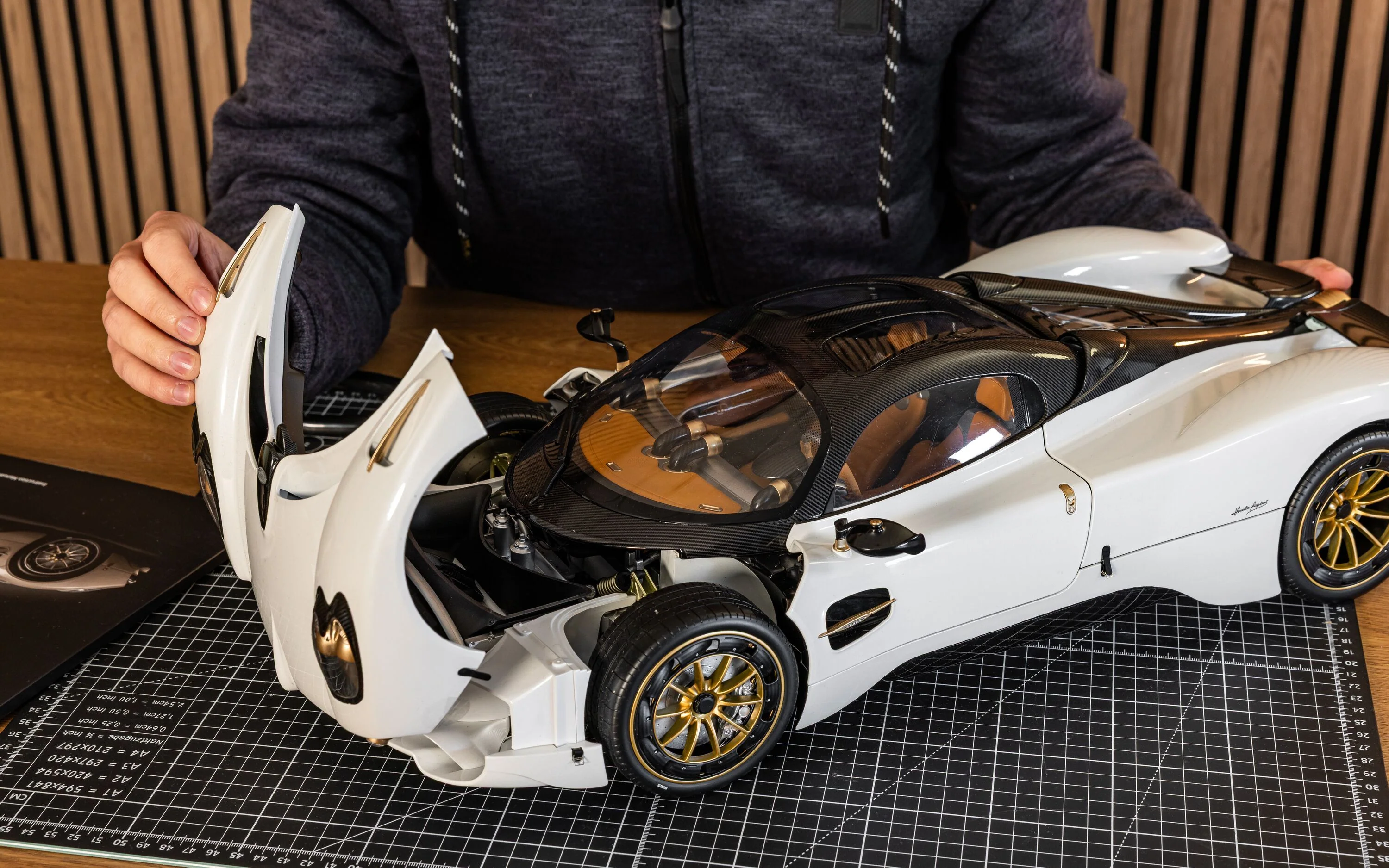 HK123 Pagani Utopia Coupé – Bianco Perla - Image 12