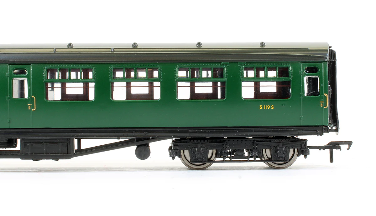 Pre-Owned 34-529B 63ft Bulleid Semi-Open 2nd Corridor Coach BR (SR) Green S119S - Image 3