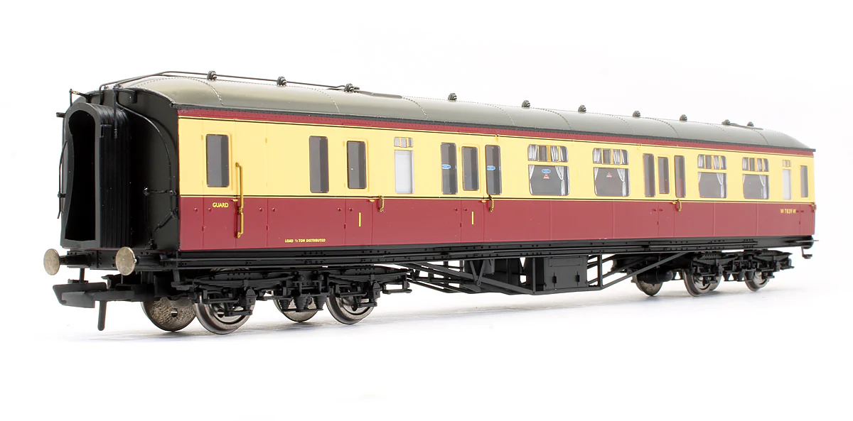 Pre-Owned R4408 BR Crimson & Cream Hawksworth Composite Brake Coach 'W7839W' - Image 2