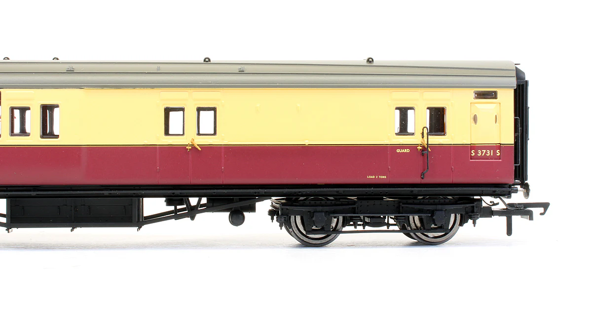 R4349B Pre-Owned BR Crimson & Cream Maunsell Compartment Brake 3rd Class Coach 'S 3731 S' - Image 3