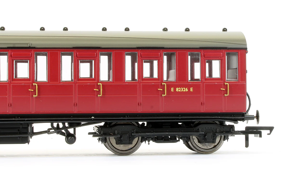 Pre-Owned R4520 BR Gresley Suburban 3rd Class Coach 'E82326E' - Image 3