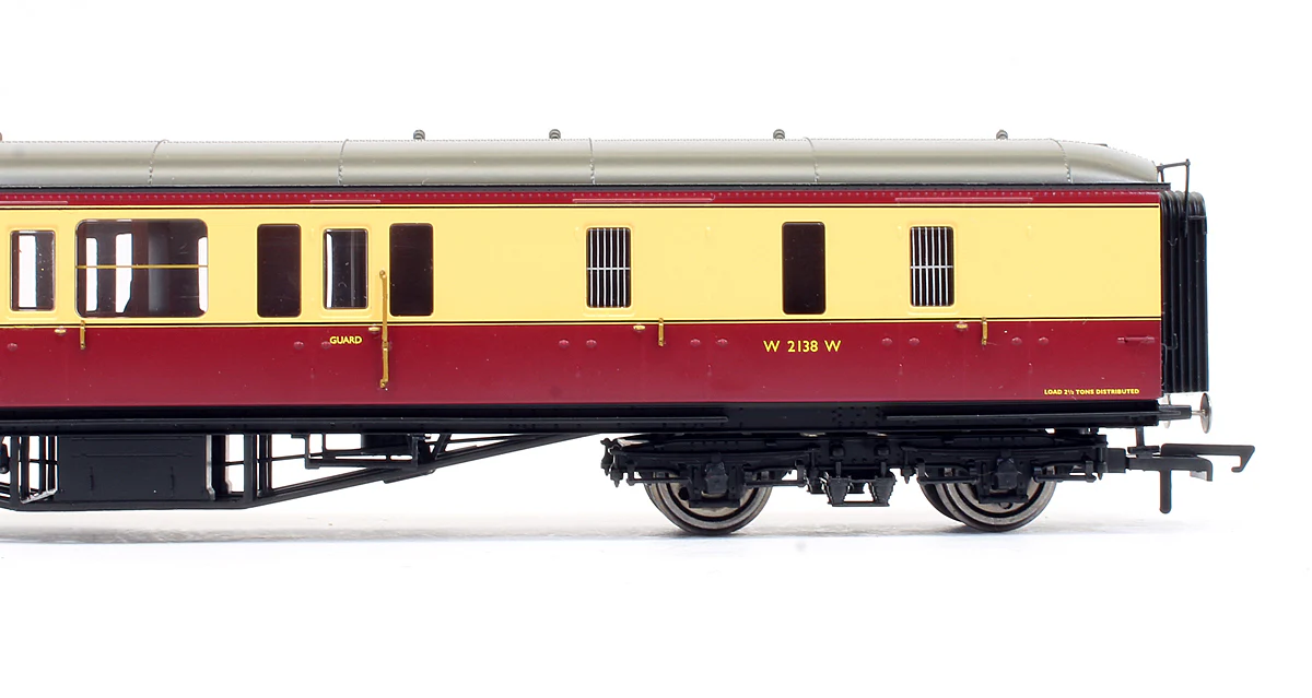 Pre-Owned R4406A BR Hawksworth Brake 3rd Class Coach 'W2138W' Crimson & Cream - Image 3