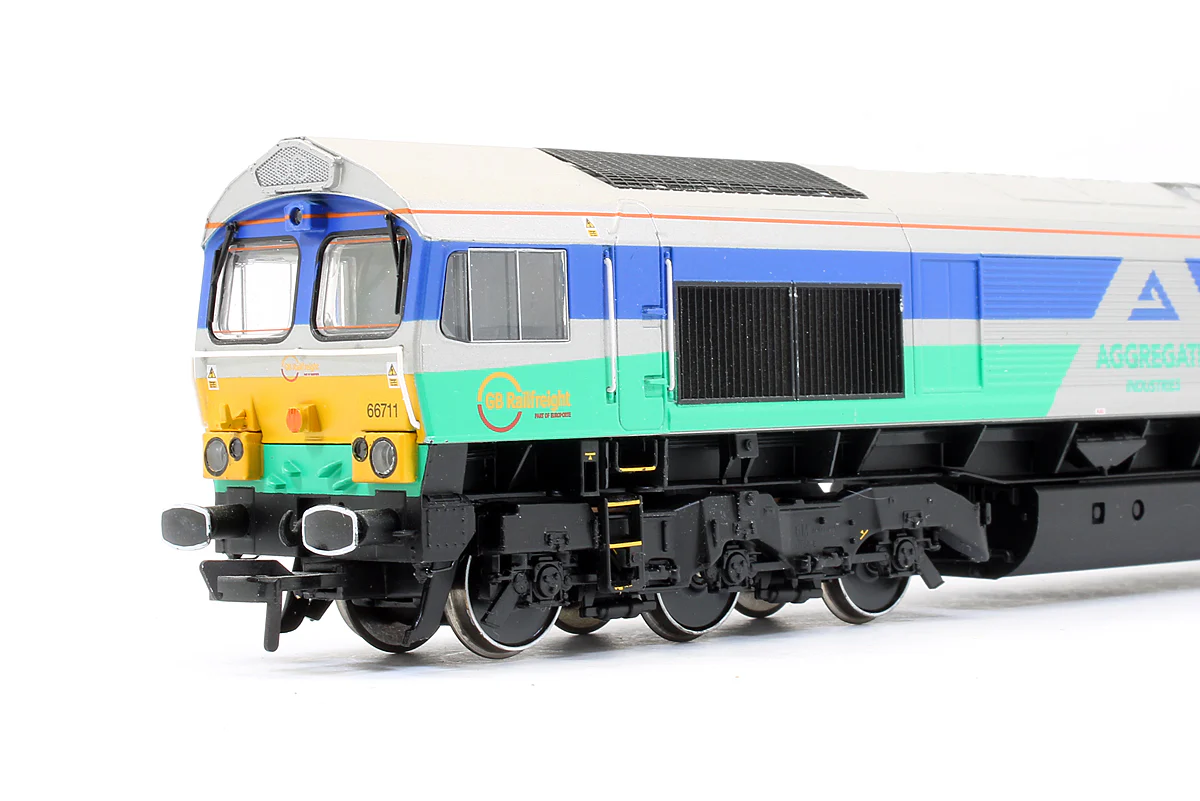 Pre-Owned 32-738 Class 66711 'Sence' GBRf Aggregates Diesel Locomotive - Image 3