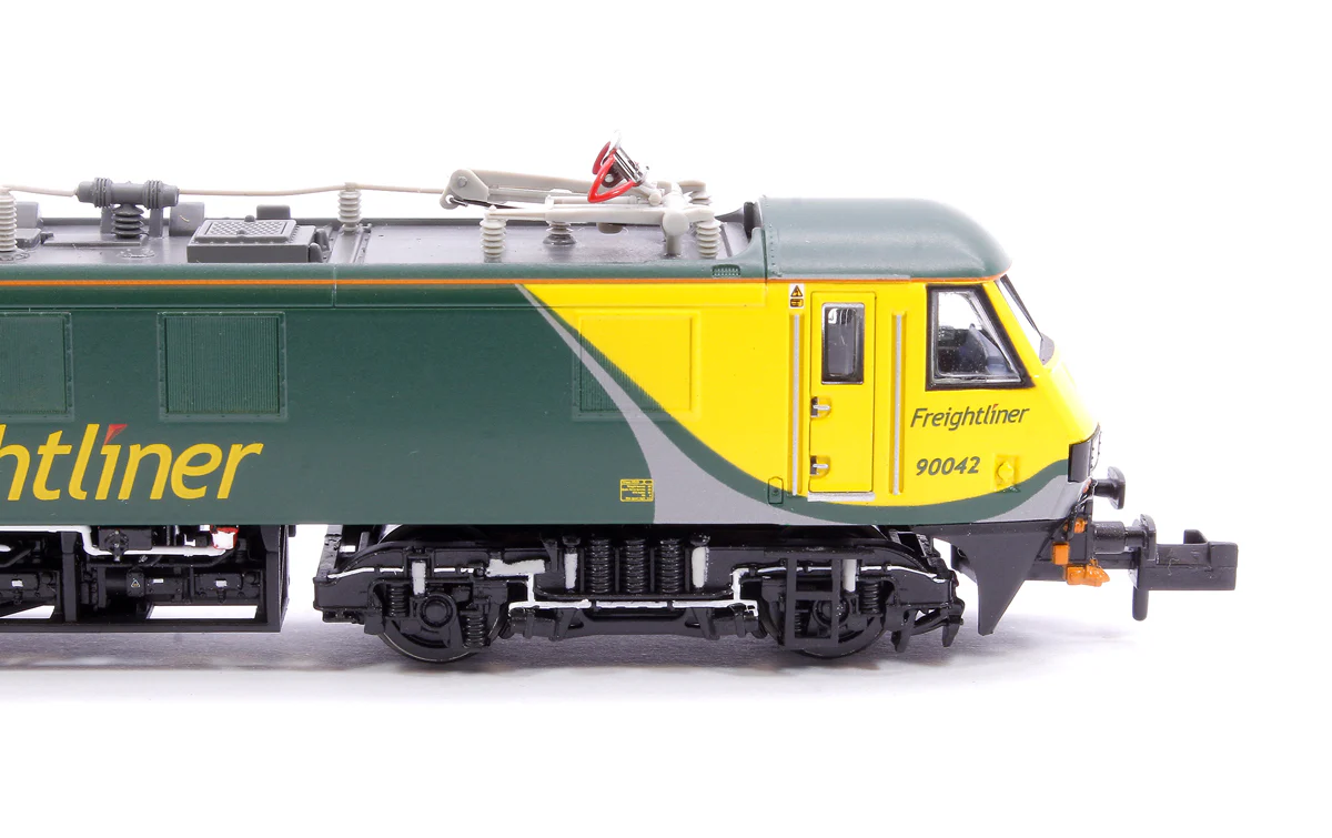 371-790 Class 90/0 90042 Freightliner 'PowerHaul' No. 90042 Electric Locomotive - Image 10