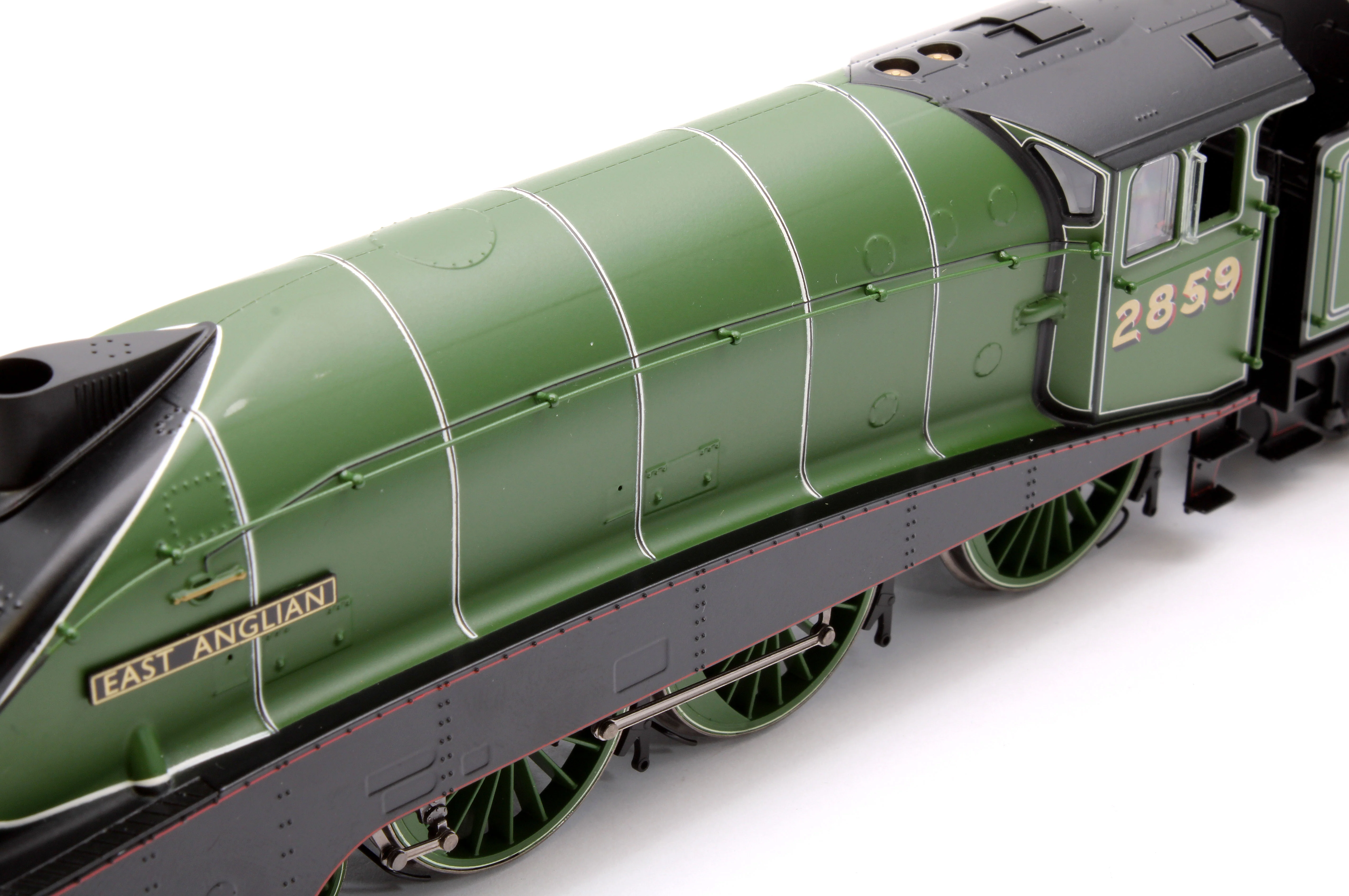 Pre-Owned R30136 Class B17/5 4-6-0 2859 'East Anglian' LNER Apple Green Steam Locomotive - Image 10