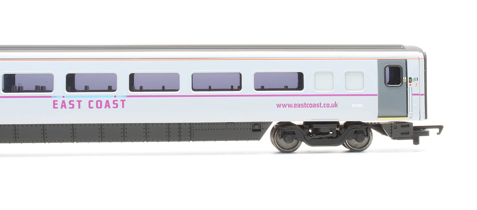 Pre-Owned R4666B East Coast MK4 Standard Open Coach '12425' - Image 3