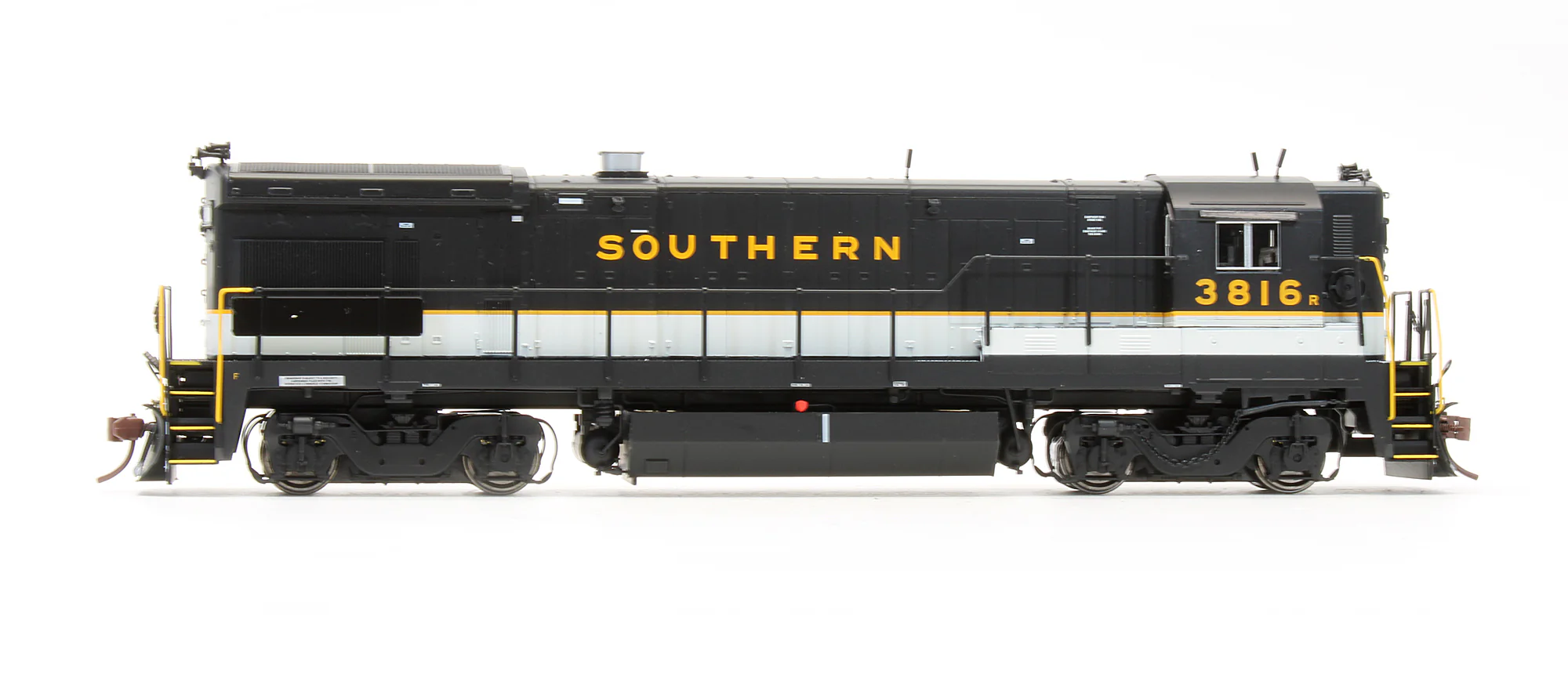 18536 Pre-Owned GE B36-7 Diesel Locomotive Southern Tuxedo Scheme - Road #3816 - DCC Sound - Image 3