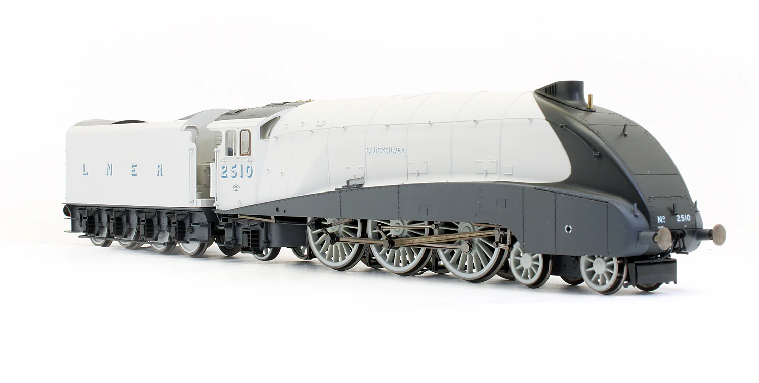 Pre-Owned R3307 LNER 4-6-2 Class A4 'Quicksilver' 2510 Steam Locomotive - Limited Edition - DCC Fitted - Image 2