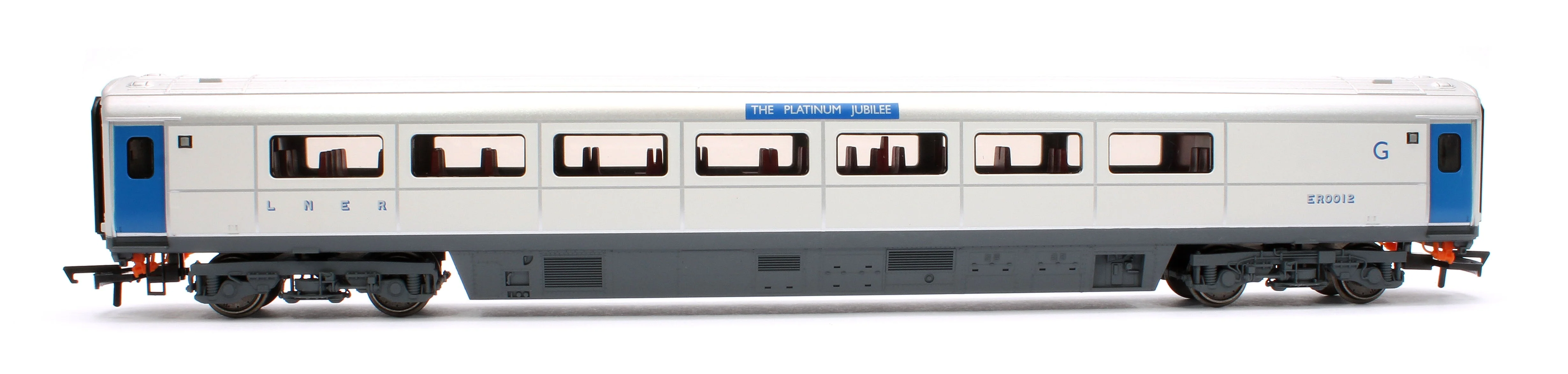 R40355E Pre-Owned Mk3 Sliding Door Trailer First Disabled Platinum Jubilee of HM Queen Elizabeth II ER0012 - Image 2