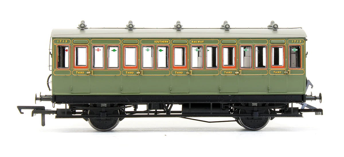 Pre-Owned Pack Of 4 (4BT, 4T, 6CL, 6BT) In SR Olive Green Genesis Coaches - With Working Lighting - Image 4