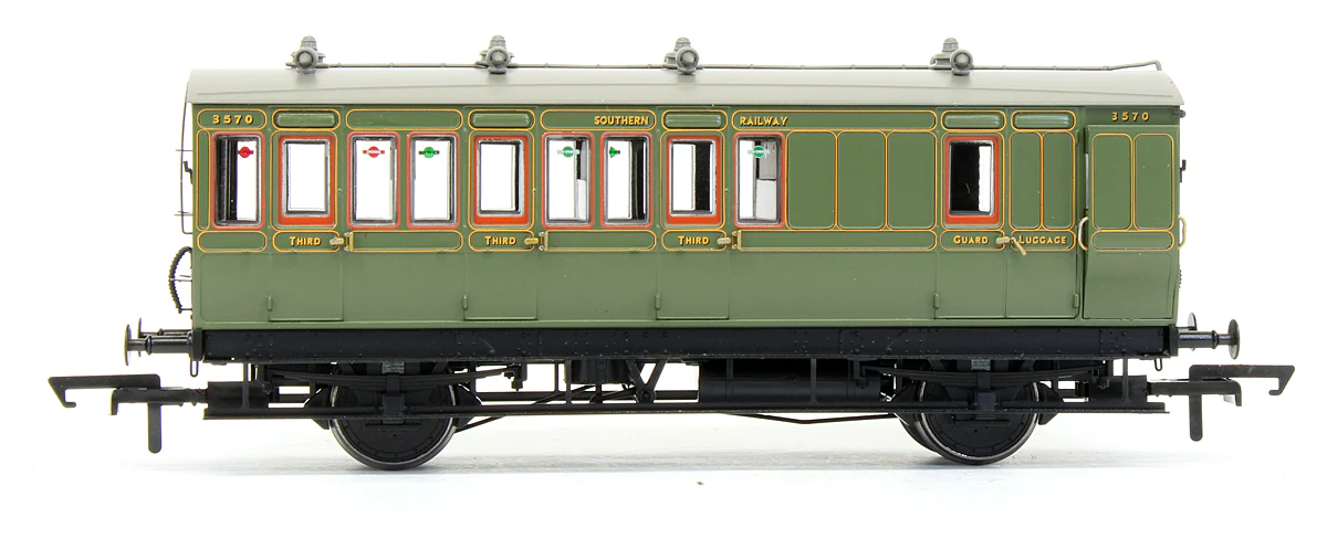 Pre-Owned Pack Of 4 (4BT, 4T, 6CL, 6BT) In SR Olive Green Genesis Coaches - With Working Lighting - Image 5