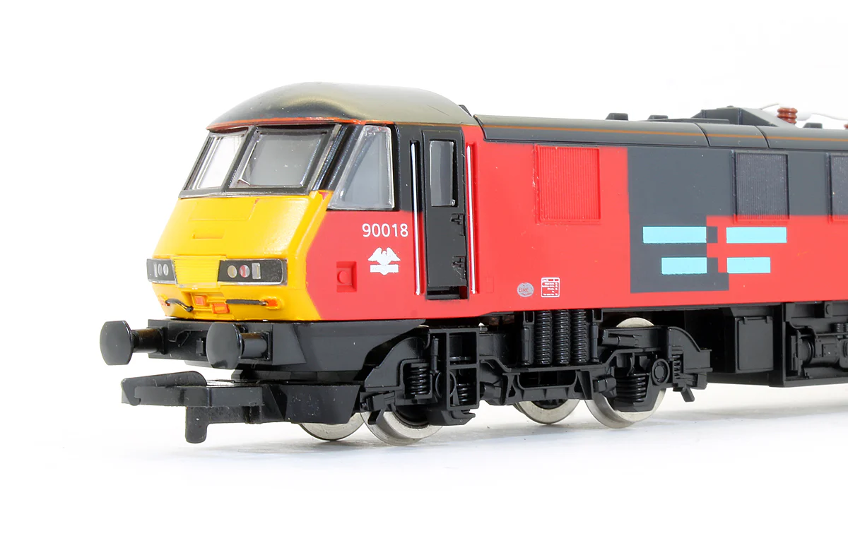 Pre-Owned R062 Parcels Livery Class 90018 Electric Locomotive - Image 3