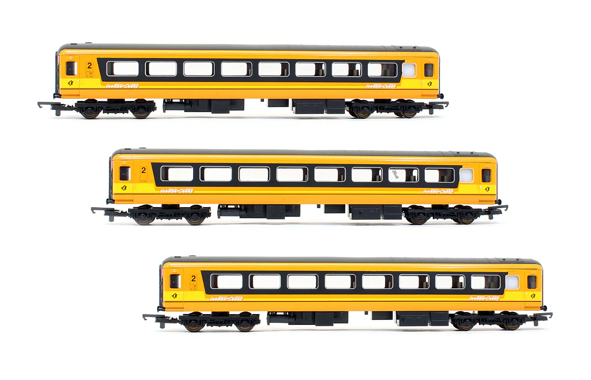 LT600001 Pre-Owned Set Of 3 IC MK2 Passenger Coaches