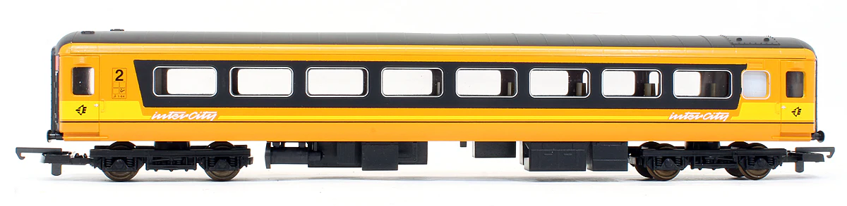 LT600001 Pre-Owned Set Of 3 IC MK2 Passenger Coaches - Image 2