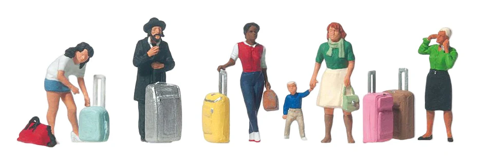 PR10795 Modern Travellers (6) Exclusive Figure Set