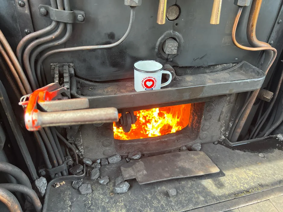 KORM-Mug Rails of Sheffield 'Keep on Railway Modelling ♡' 350ml Outdoor Camping White Enamel Metal Mug/Cup - Image 5