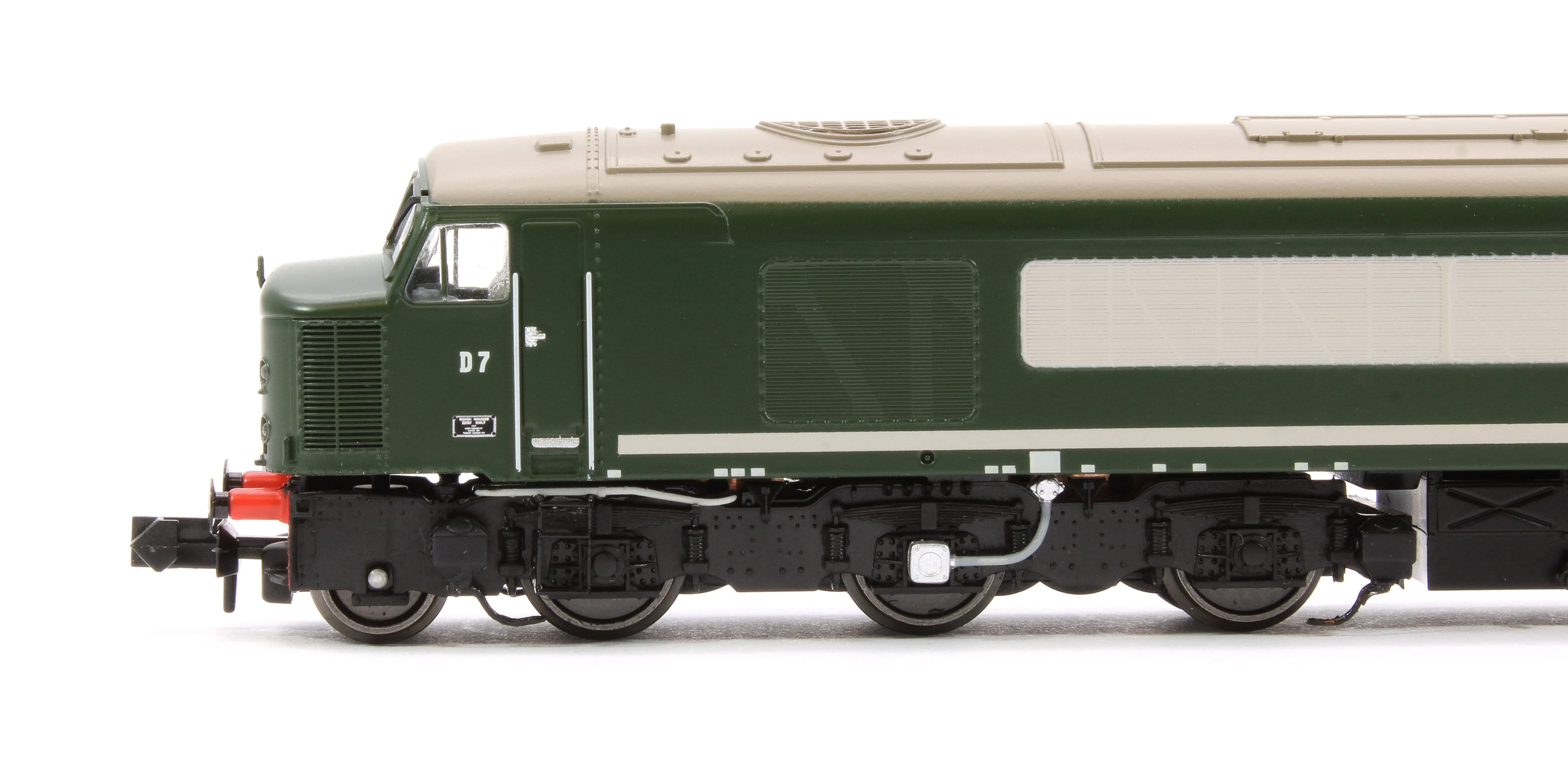 948002 Class 44 D7 "Ingleborough" Plain BR Green Diesel Locomotive - Image 6
