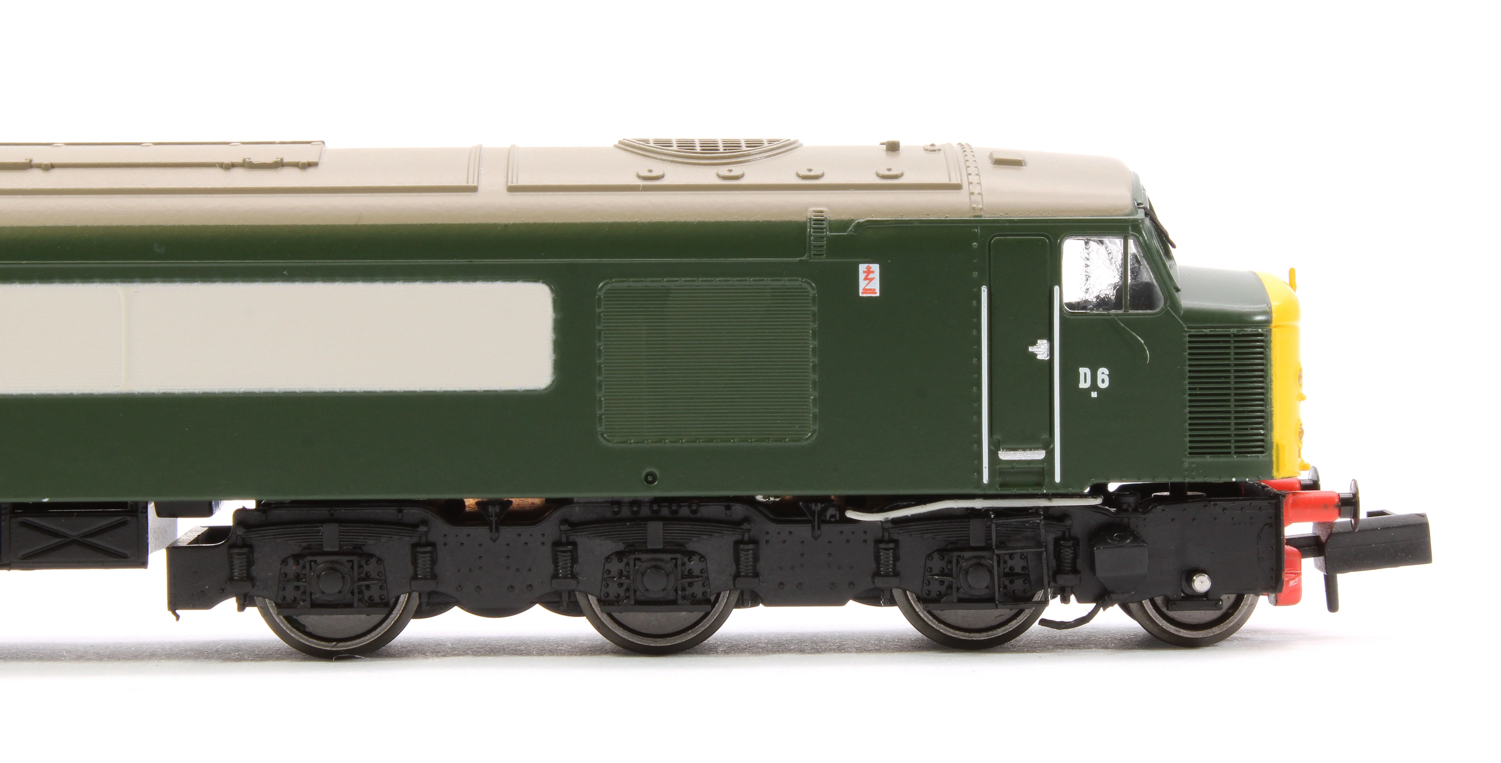 948005 Class 44 6/D6 "Whernside" BR Green Full Yellow Ends Diesel Locomotive - Image 7