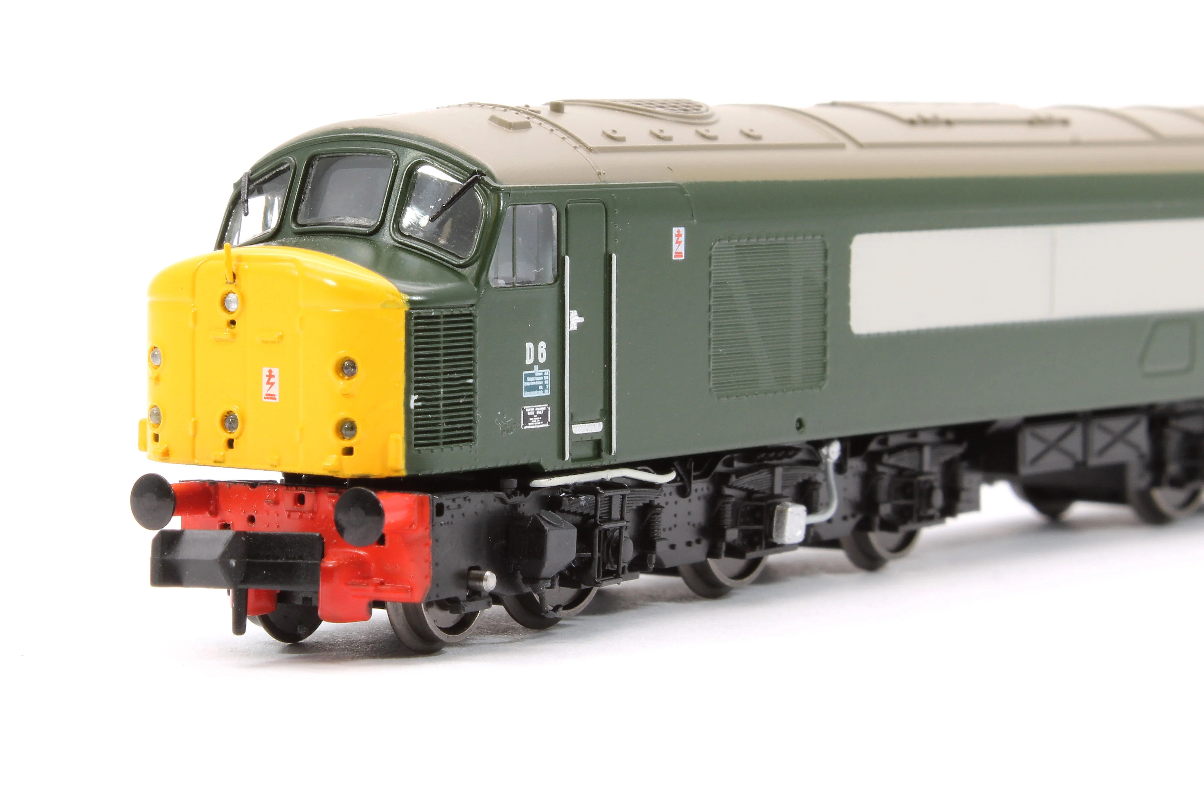 948505 Class 44 6/D6 "Whernside" BR Green Full Yellow Ends Diesel Locomotive (DCC Sound) - Image 8