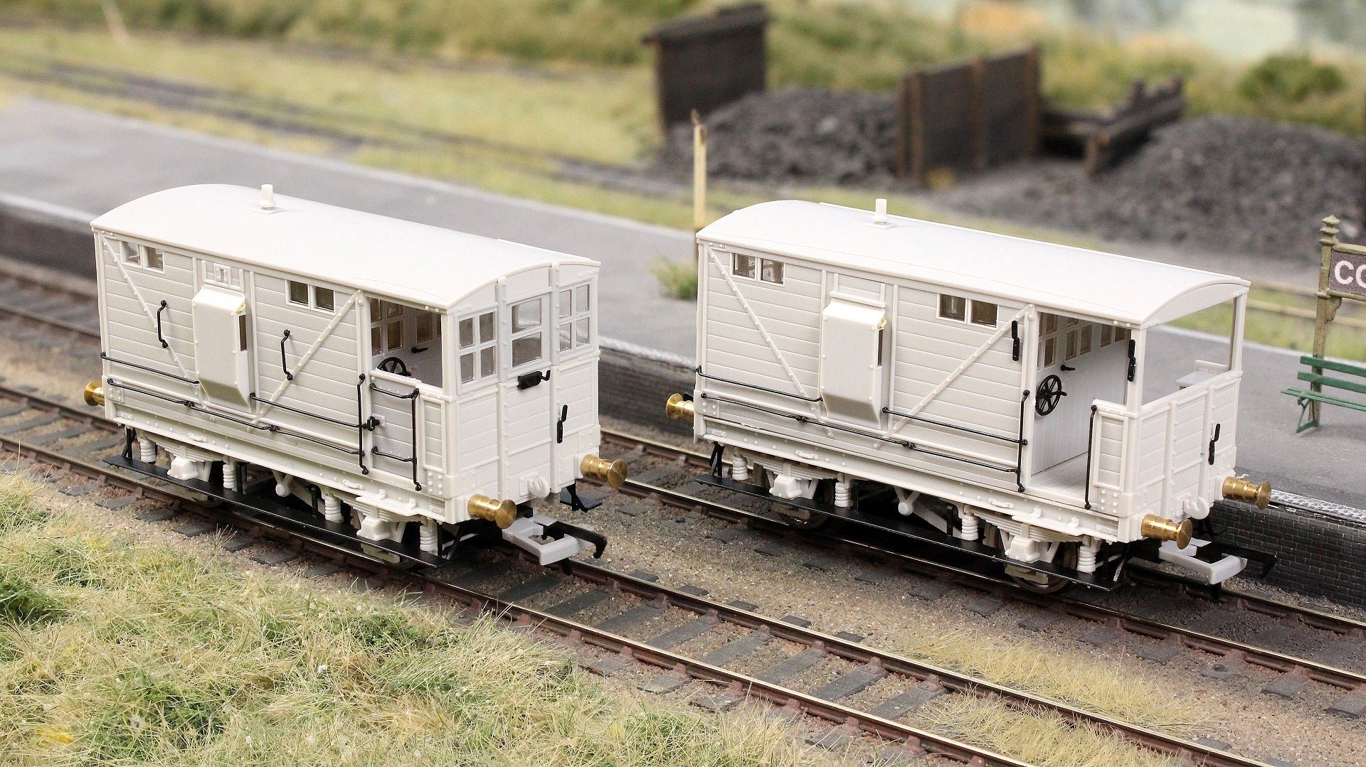 987007 LNWR D17b Brake - BR No.M280844 - Image 2