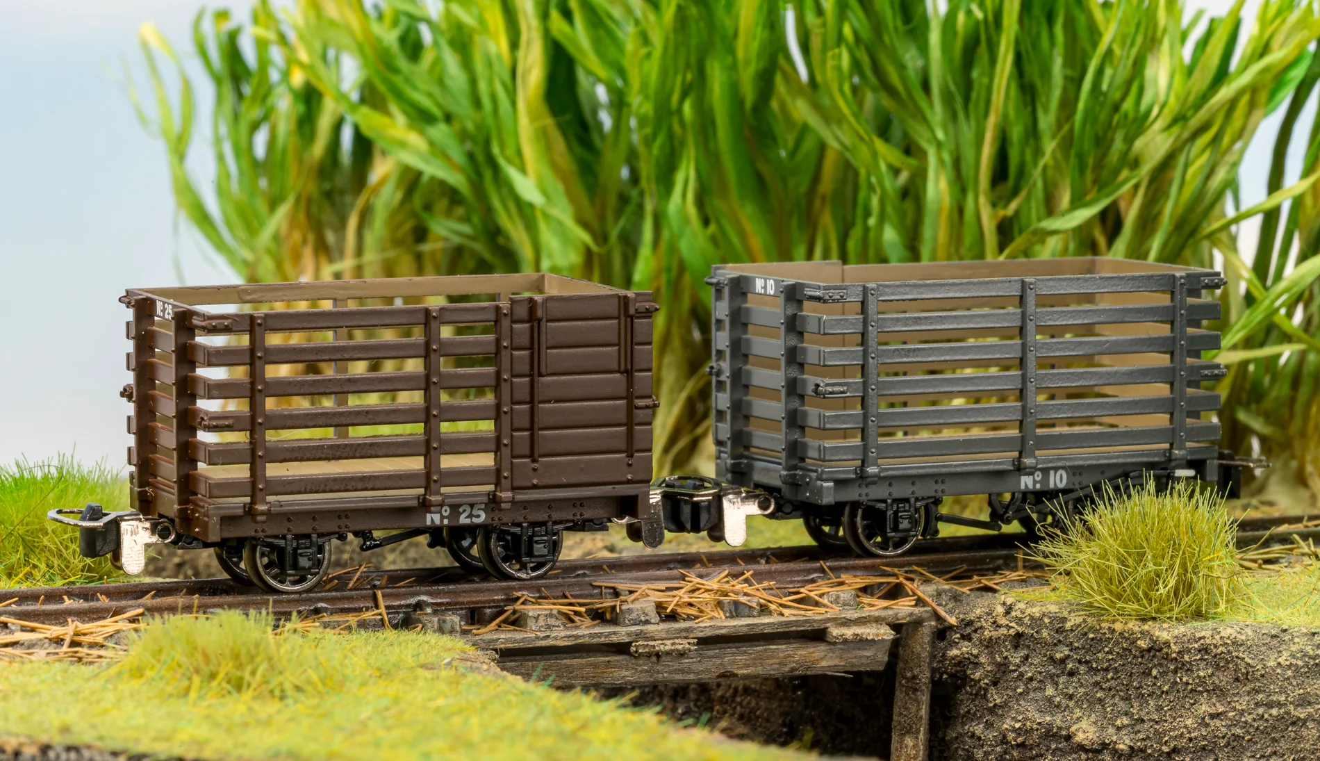 990602 Livestock Wagon - Plain Dark Grey No.16 - Image 5
