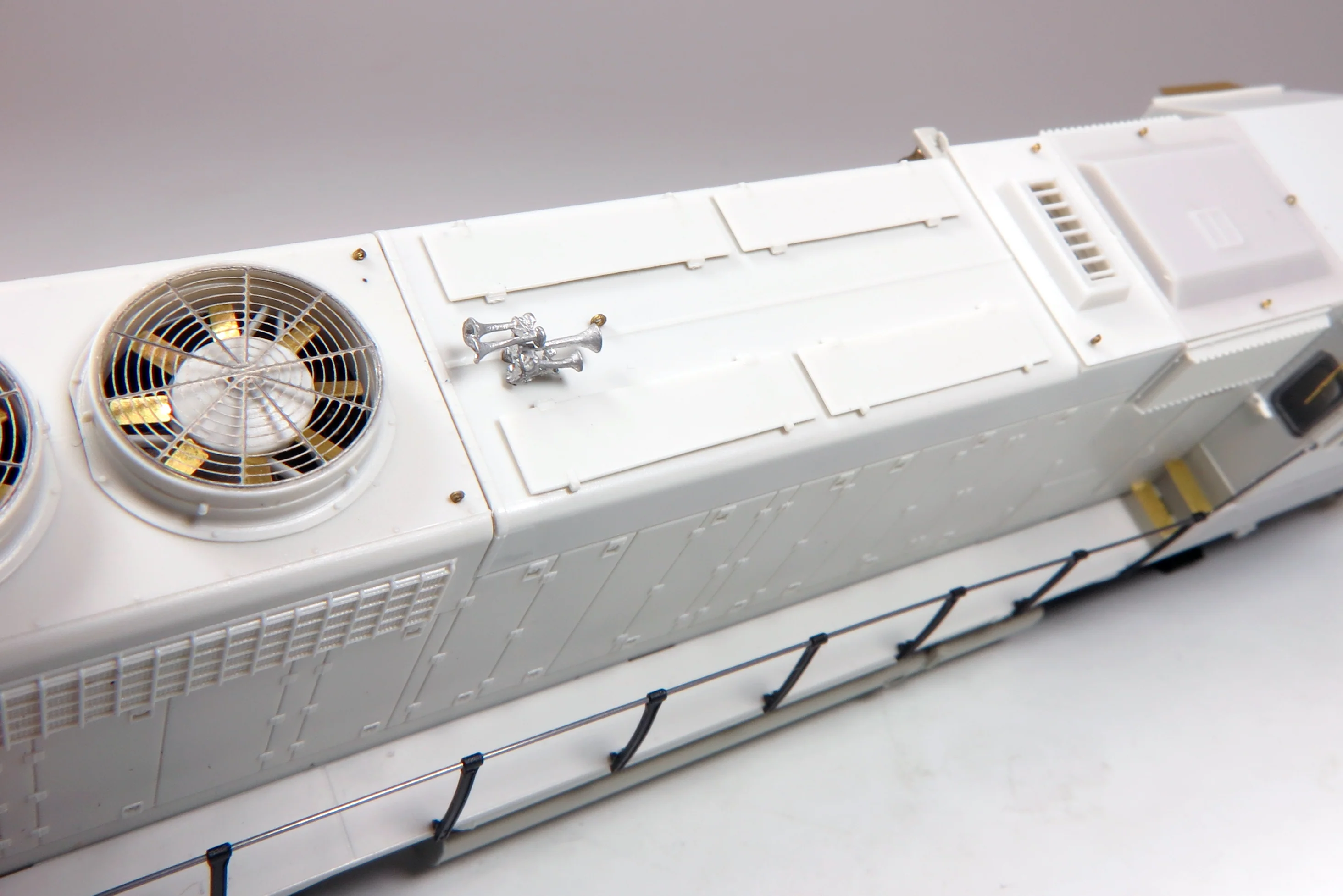 40528 HO EMD GP40 (DC/DCC/Sound): Union Pacific: #594 - Image 3