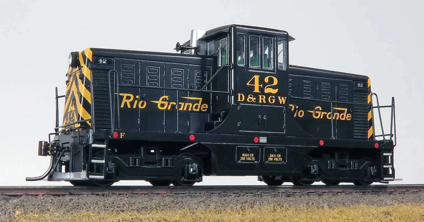 48011 HO GE 44 Tonner (DC/Silent): Rio Grande - Black & Yellow: #38 - Image 2