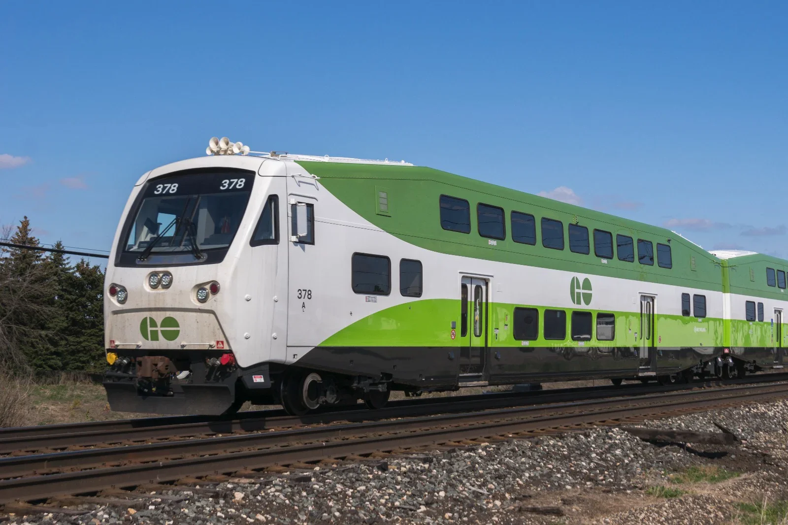 1110001 BiLevel Commuter Car: GO Transit - Late: Set #4 (Cab: 227 Coaches: 2406, 2436) - Image 4