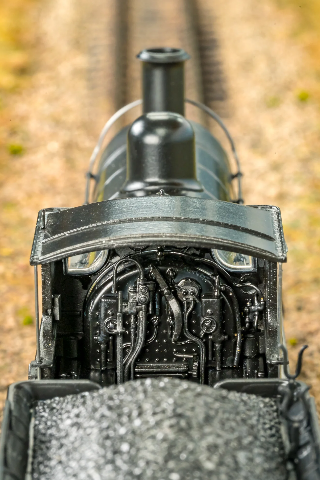 811508 Highland Railway Loch Class 4-4-0 No.150 'Loch Eye' HR Yellow Steam Locomotive - DCC Sound - Image 7