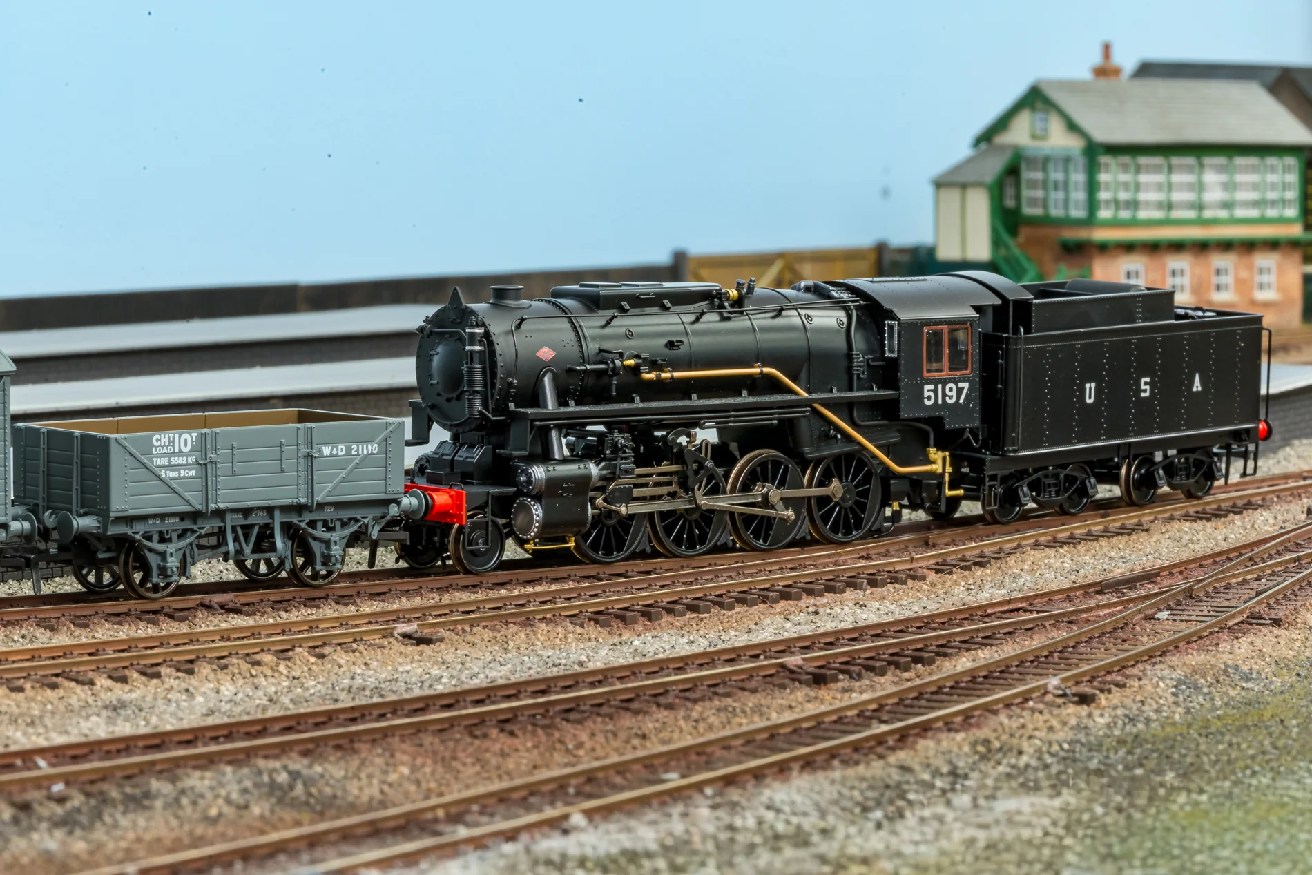 926010 USATC S160 2-8-0 Black with U.S.A on Tender No.5197 (as Preserved) Steam Locomotive