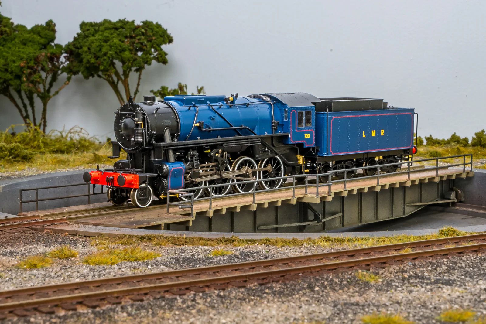926505 USATC S160 2-8-0 Major General Carl R Gray Jr LMR Blue No.700 Steam Locomotive - DCC Sound