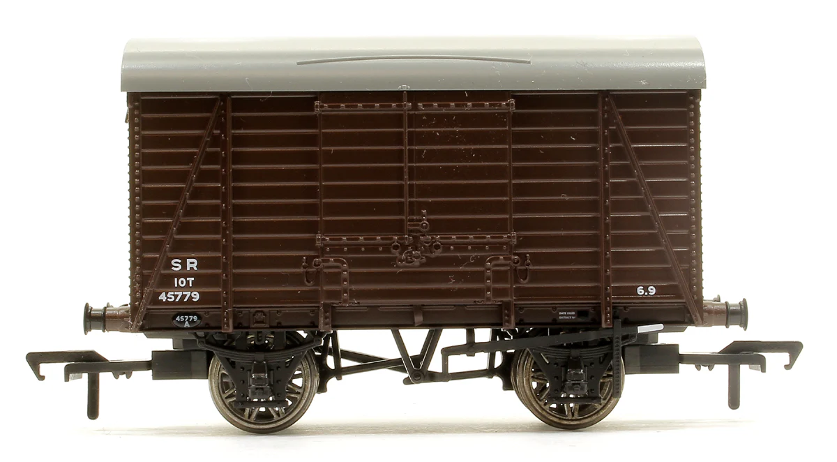 927005 SECR Dia. 1426 Covered Van No. 45779, SR brown (late) - Image 3