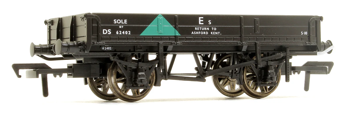 928009 SECR Dia. 1744 2 plank No. DS62402, BR Departmental black