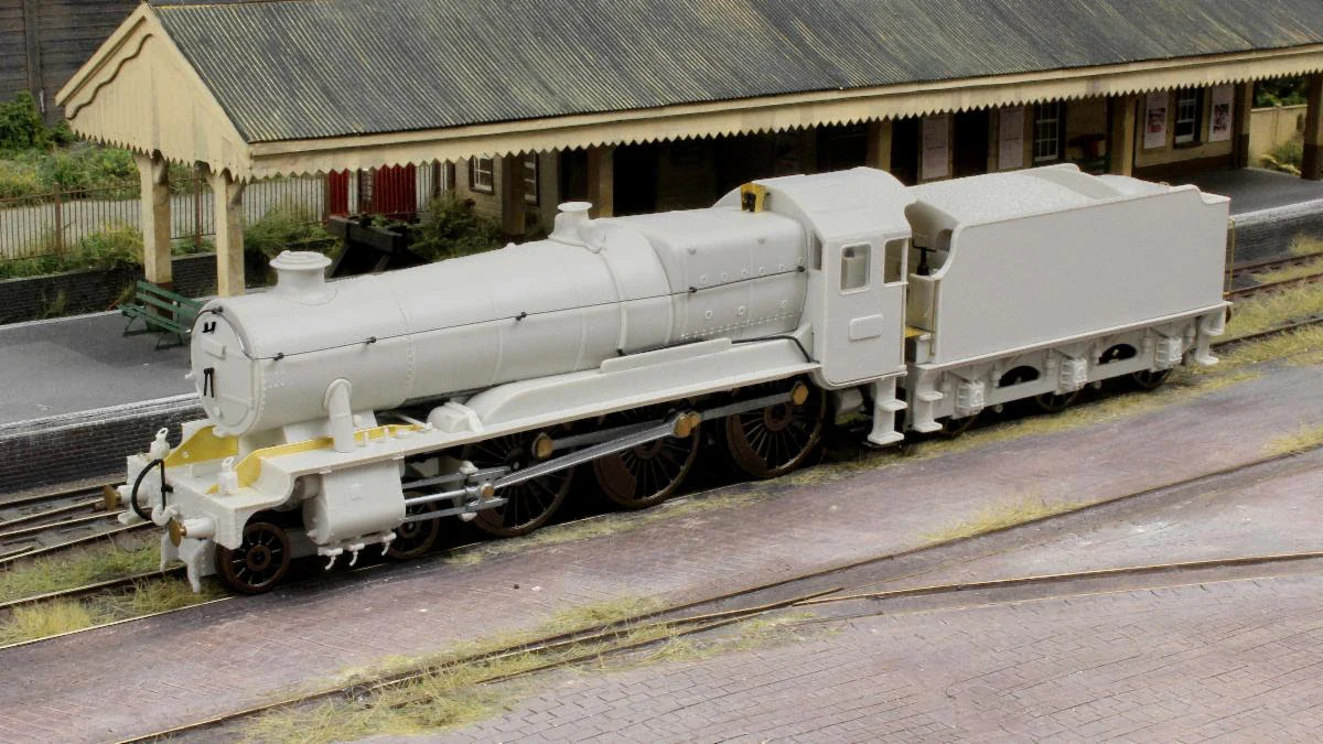 954506 GWR County No.1006 'County of Cornwall' BR Lined Green Early Crest Steam Locomotive - DCC Sound - Image 4
