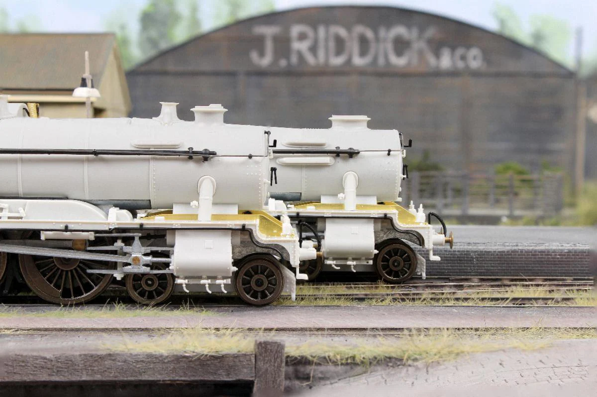 954508 GWR County No.1021 'County of Montgomery' BR Lined Green Late Crest Steam Locomotive - DCC Sound - Image 6