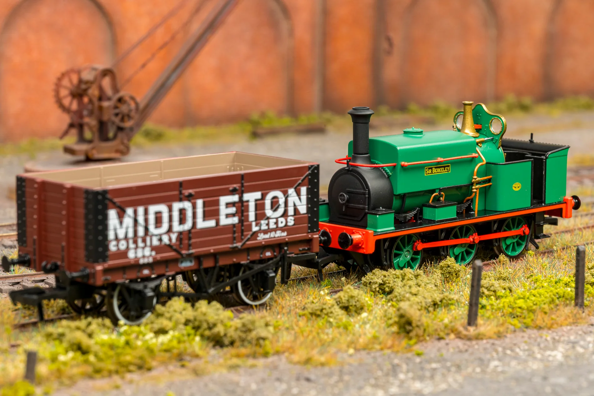 960004 Manning Wardle L Class 'Sir Berkeley (Cranford Condition) in Green 0-6-0ST Steam Tank Locomotive - Image 2