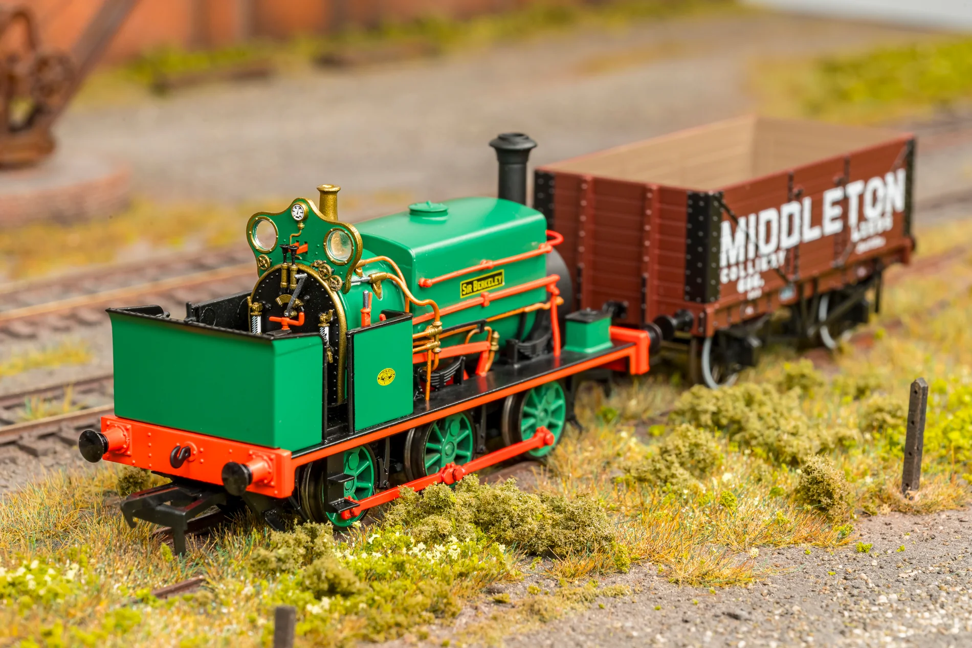 960004 Manning Wardle L Class 'Sir Berkeley (Cranford Condition) in Green 0-6-0ST Steam Tank Locomotive - Image 3