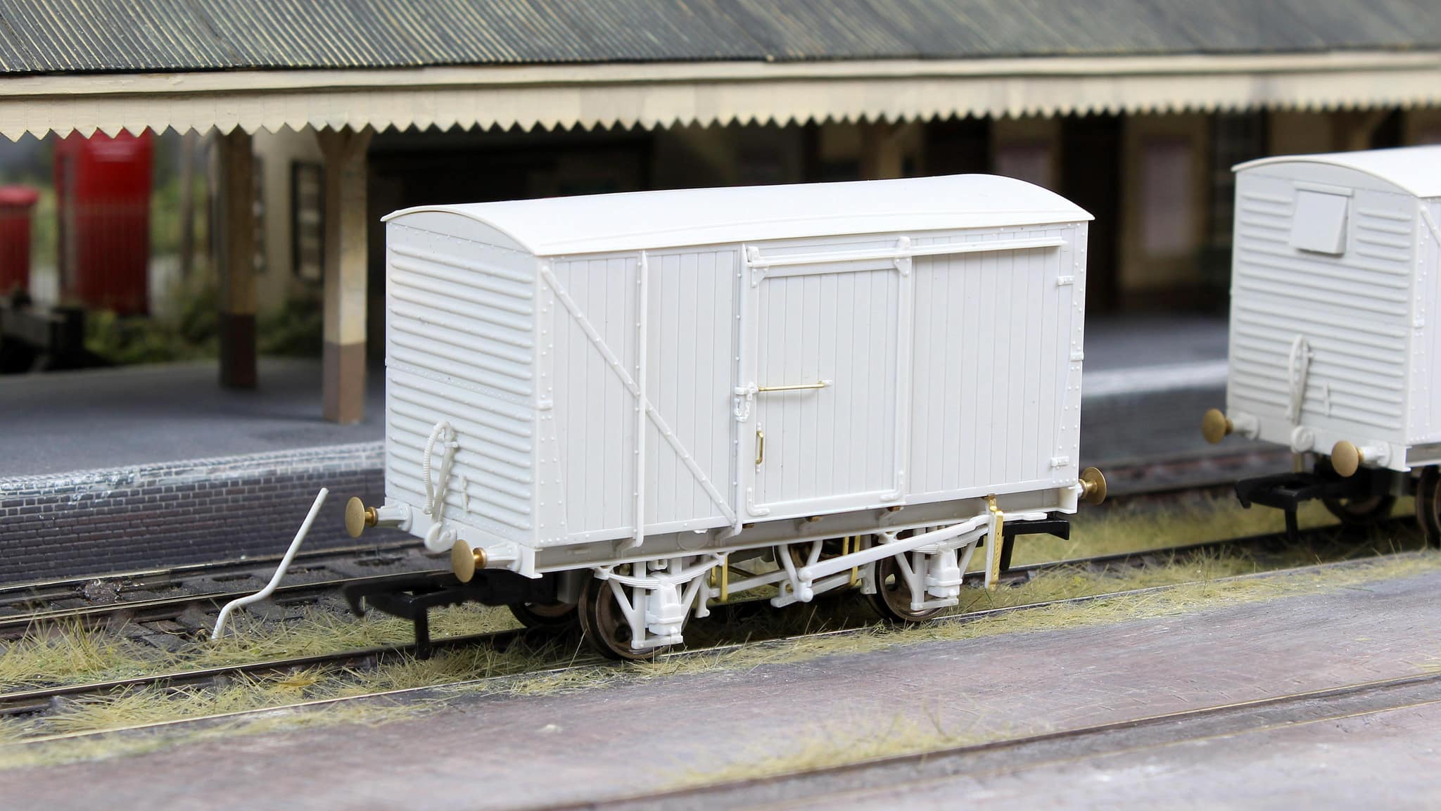 970102 12 Ton LMS D1832A Van - LMS (pre-36) No.172239 - Image 4