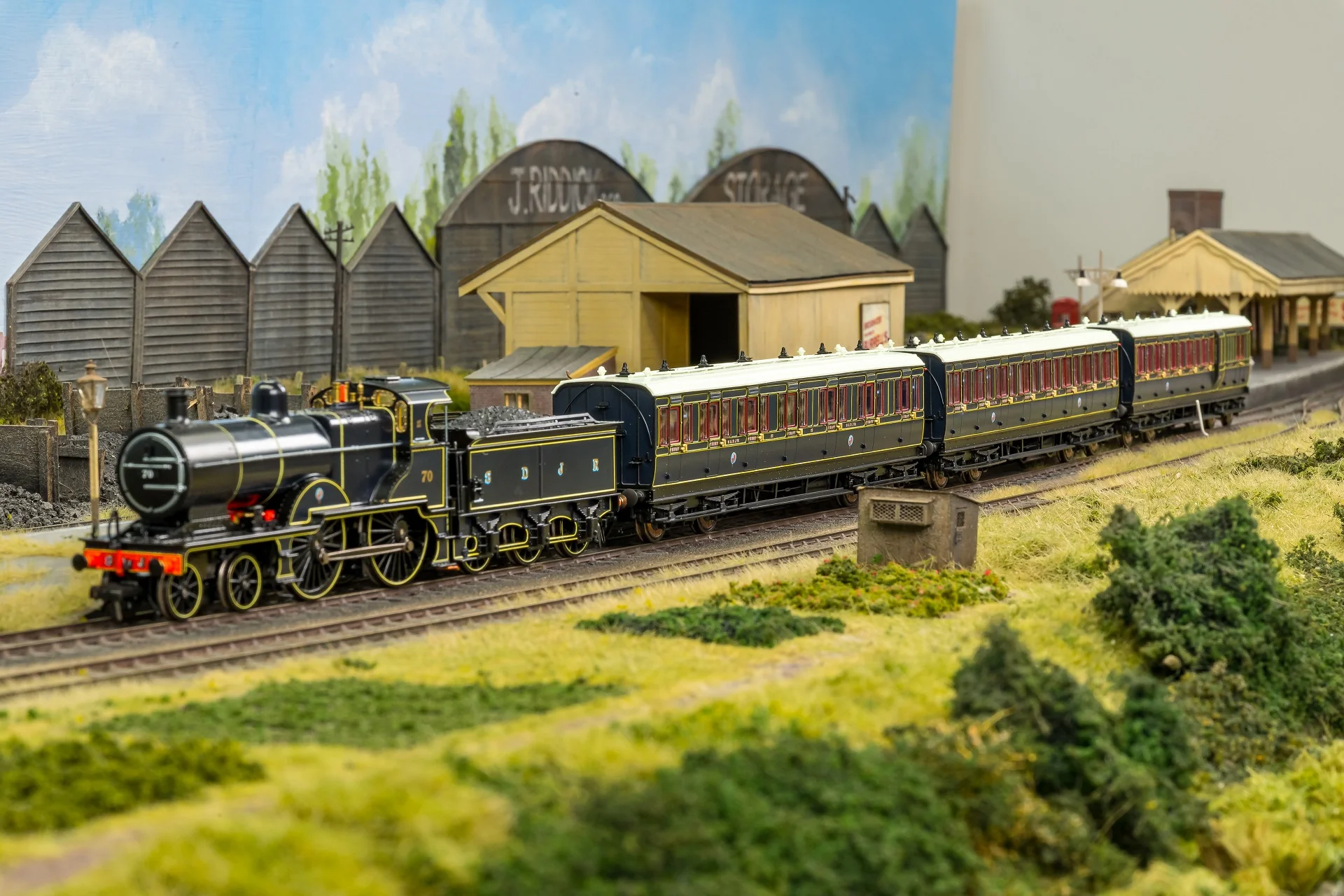 974004 Midland Railway 483 Class 4-4-0 SDJR Blue No.70 Steam Locomotive