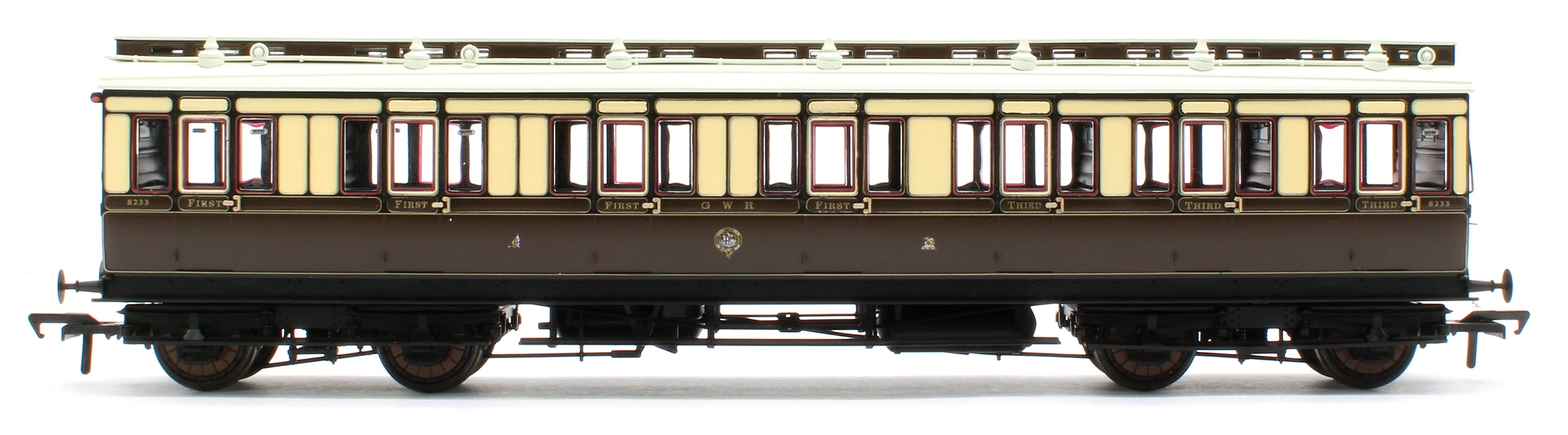 978016 48' GWR ‘Evolution’ Bogie Coach Non-Corridor Composite No.8233 - Image 2