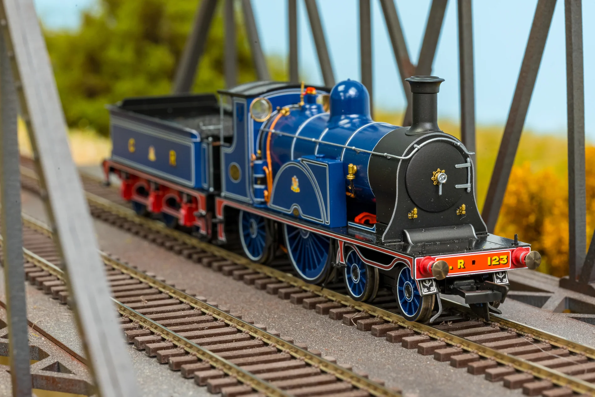982005 Caledonian Railway Single 4-2-2 CR Dark Blue No.123 Steam Locomotive - Image 4