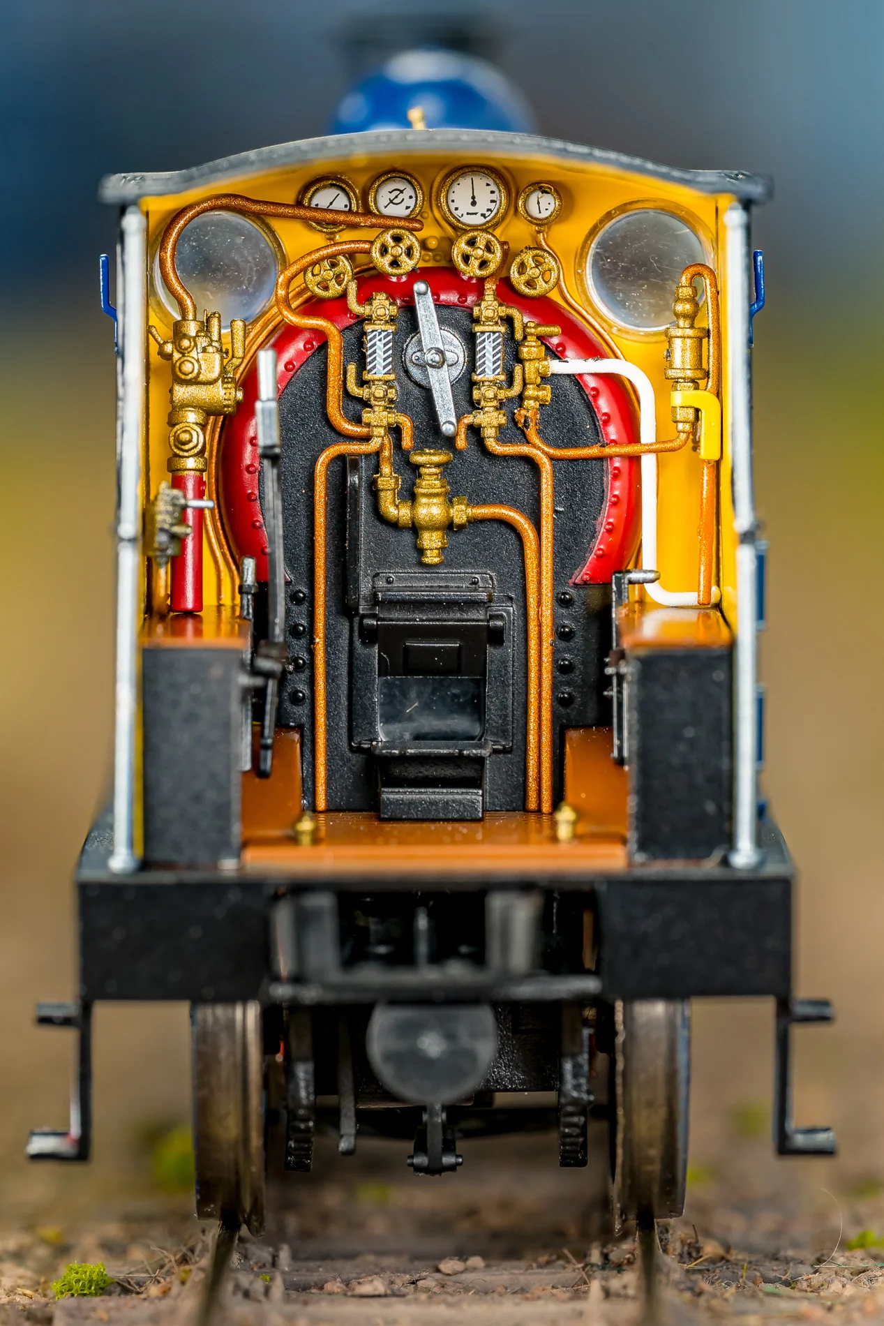 982501 Caledonian Railway Single 4-2-2 Caledonian Blue No.123 (Railtour Condition) Steam Locomotive - DCC Sound - Image 6