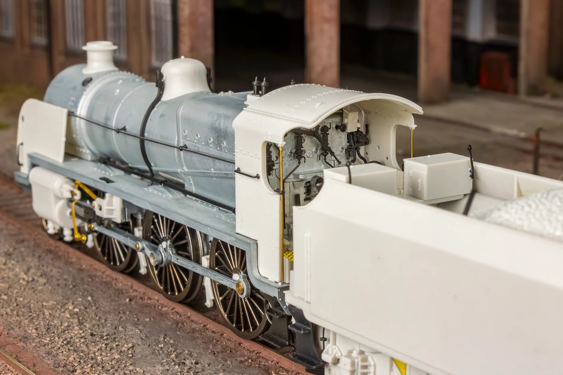 992001 SR U Class 2-6-0 No.A639 - SR Lined Olive Steam Locomotive - Image 4